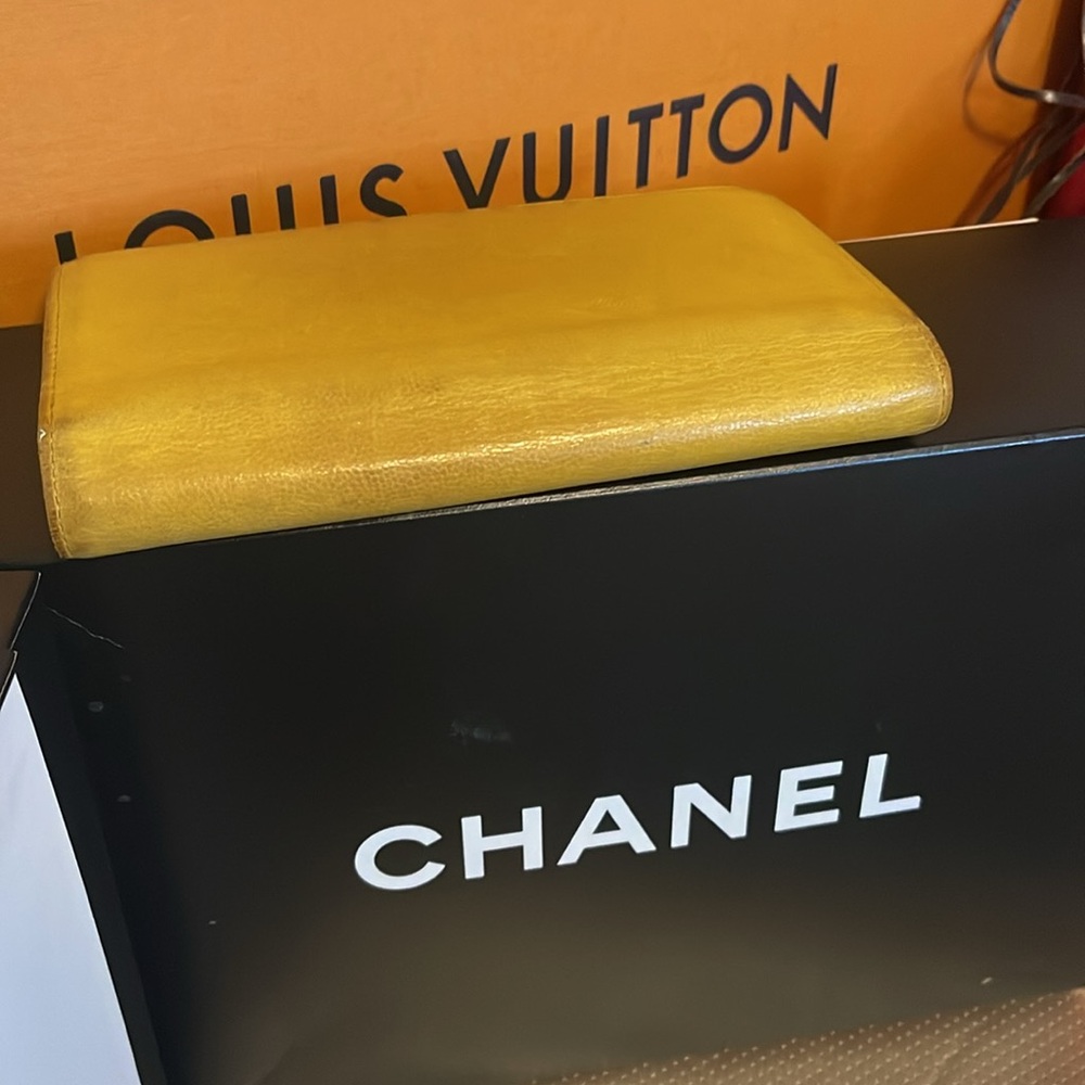 Chanel Wallet - Picture 7 of 16